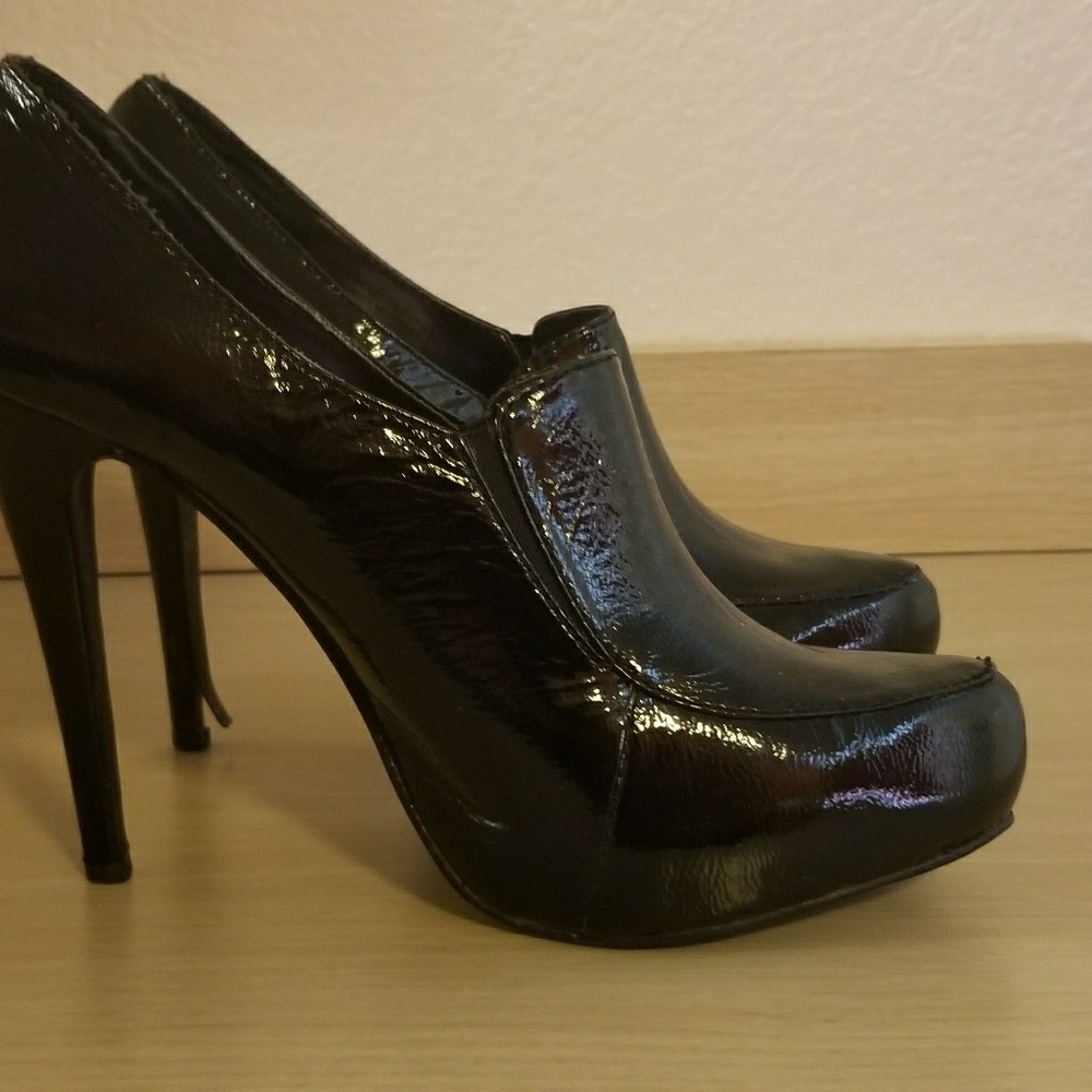 Stuart Weitzman Black Bootie Pumps